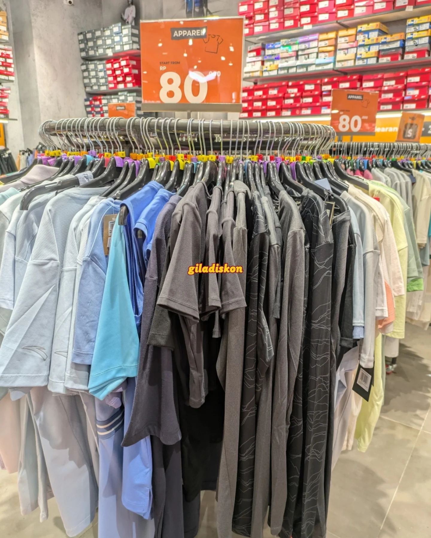 Diskon hingga 70%! Mulai Rp80rb untuk t-shirt - Image 11