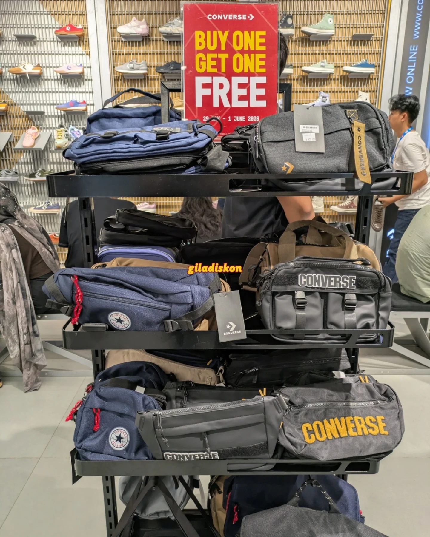Converse Indonesia: Buy 1 Get 1 Semua Item sampai 1 Juni - Image 2
