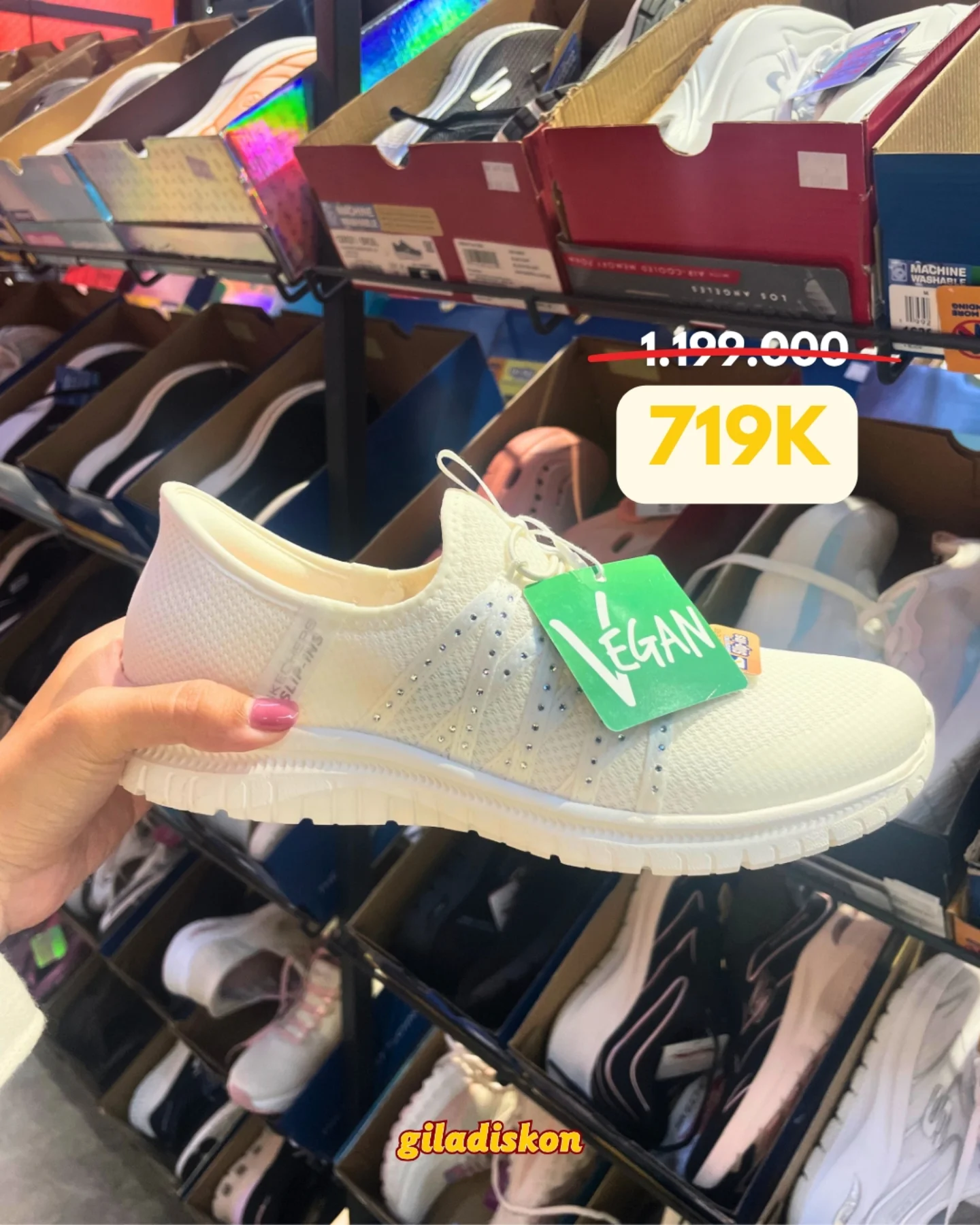 Skechers Sale hingga 50% + Mulai Rp200rb di Villaggio Outlets - Image 5