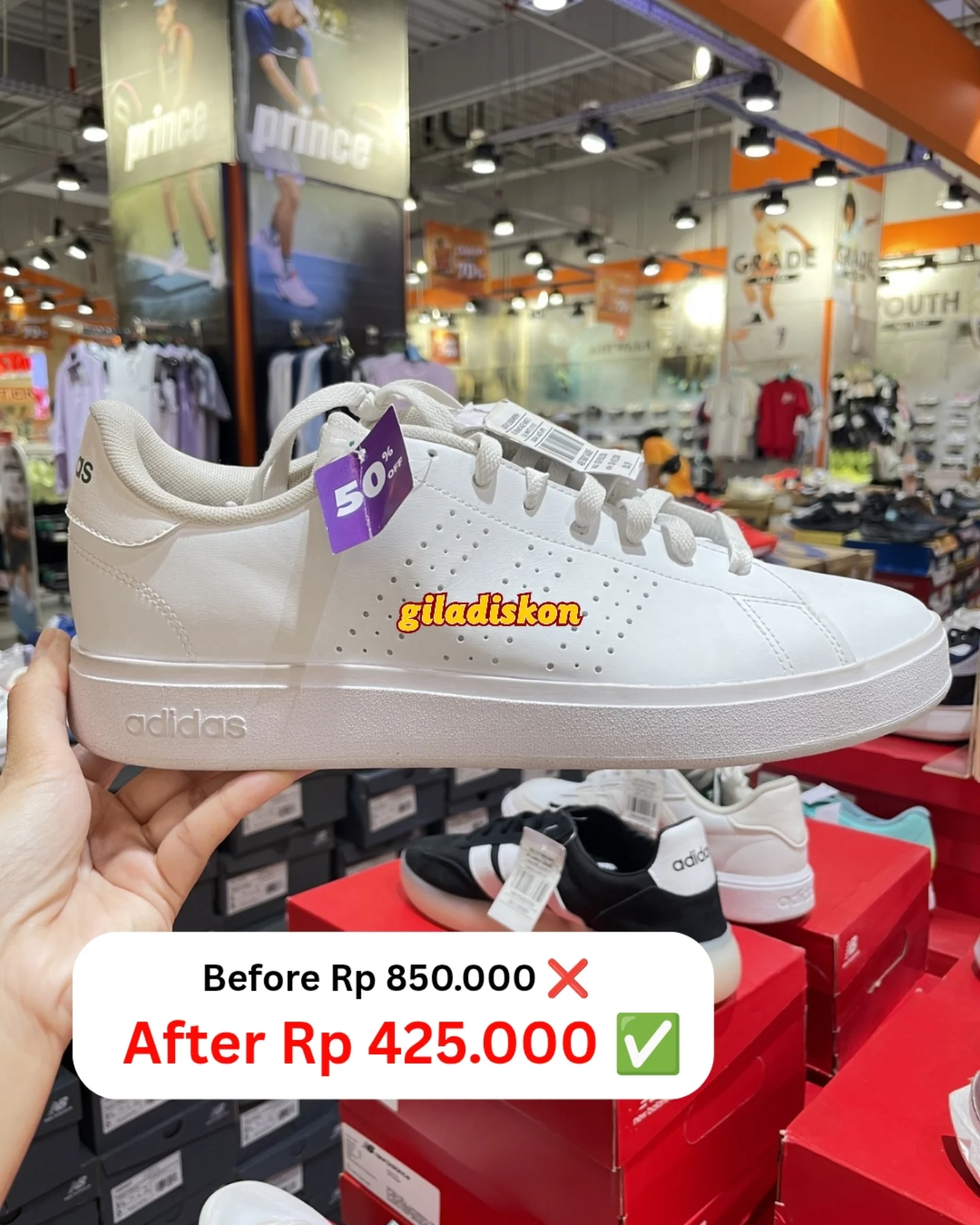 Sale Besar Sepatu di Sportsstation - Image 2