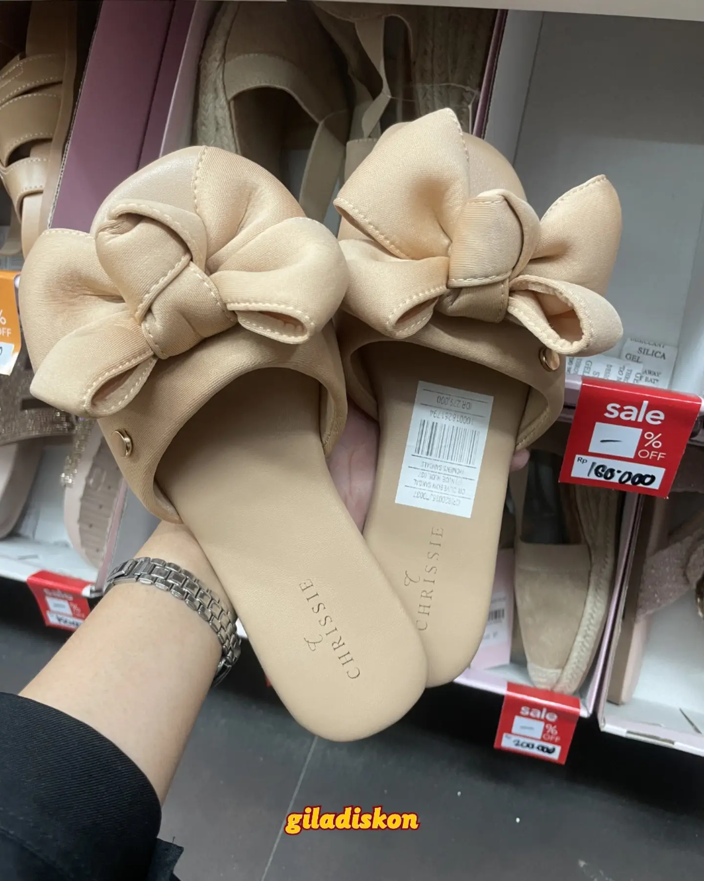 Diskon berlimpah + ekstra beli 2 item di Payless - Image 9
