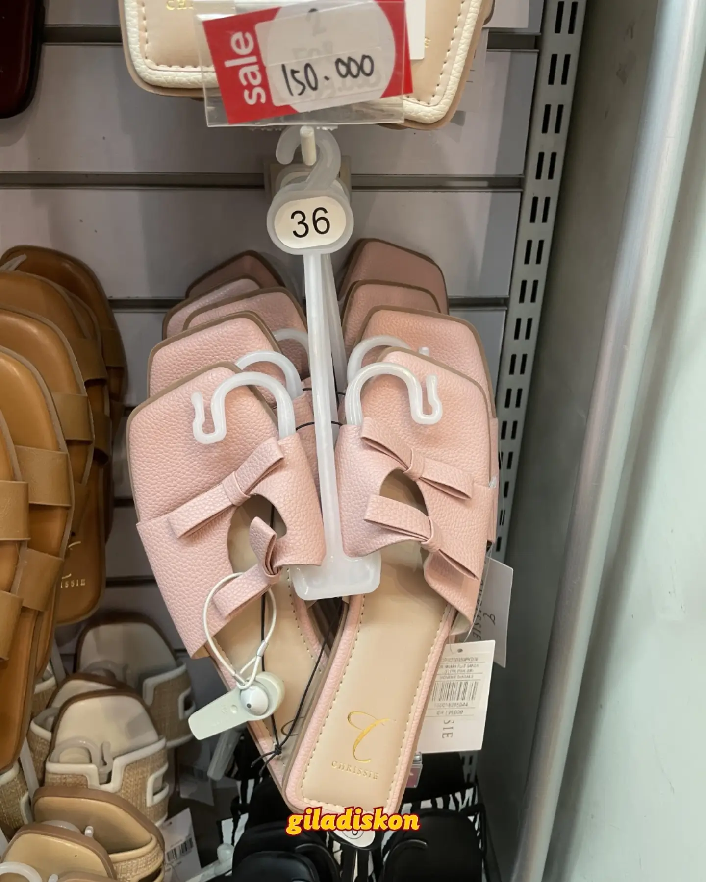Diskon berlimpah + ekstra beli 2 item di Payless - Image 11