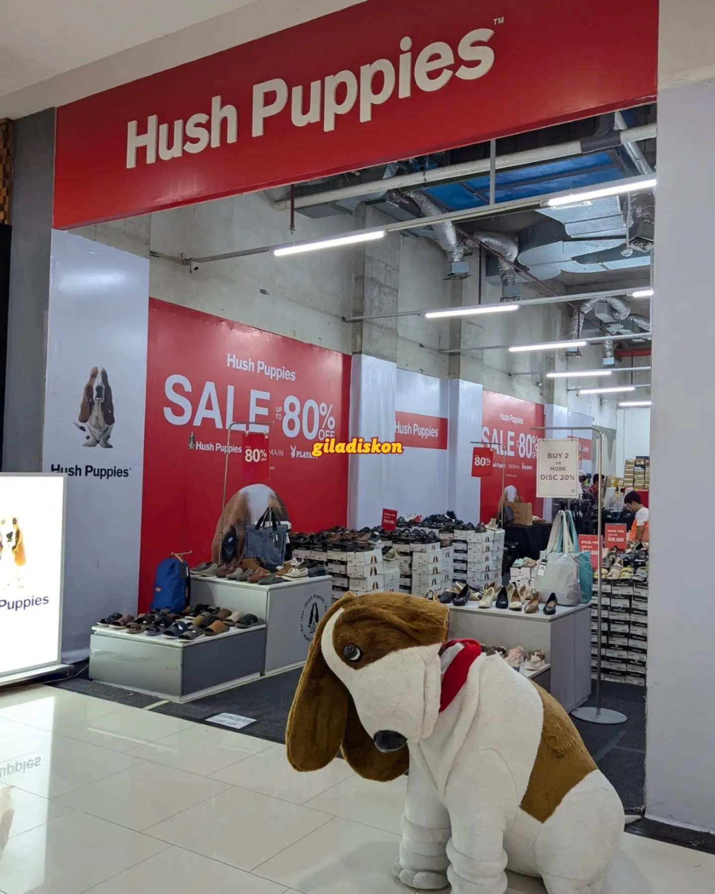 Hush Puppies Cuci Gudang Diskon 80% Green Pramuka Square - Image 9