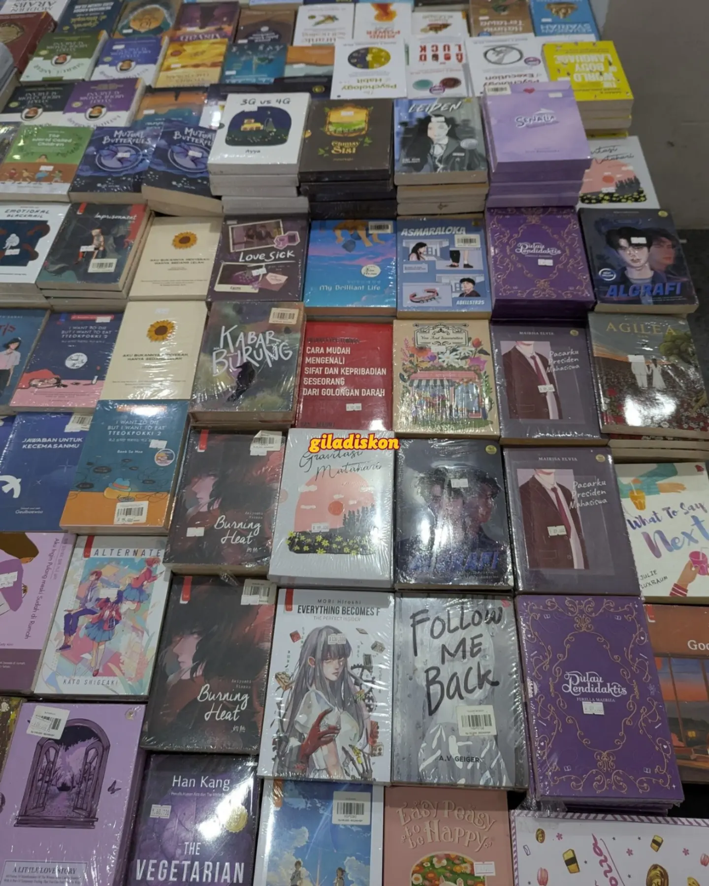 Diskon Buku hingga 90% di Pasar Literasi Green Pramuka - Image 4