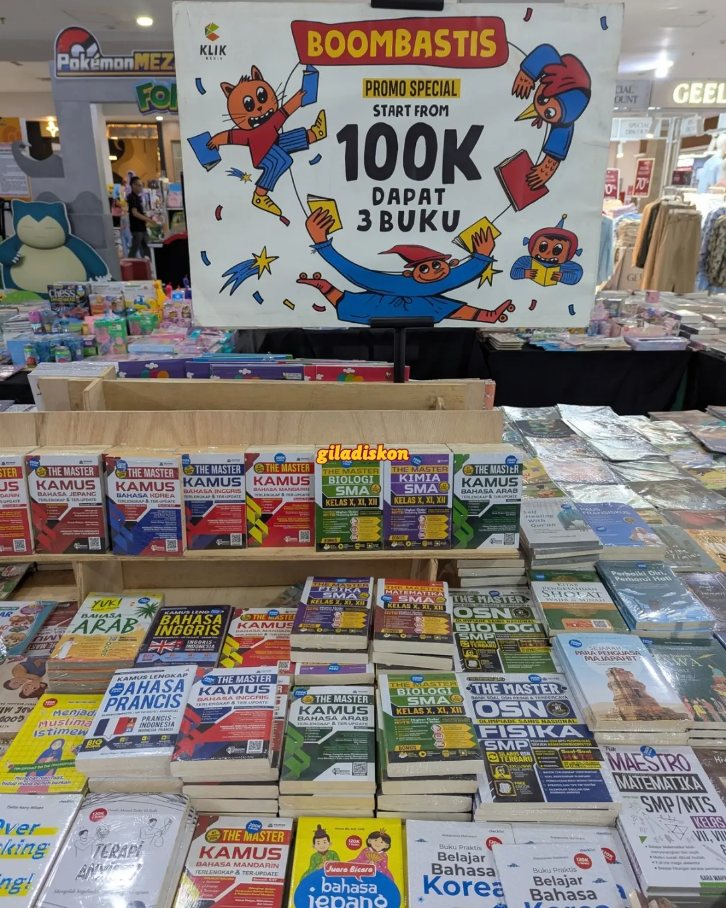 Diskon Buku hingga 90% di Pasar Literasi Green Pramuka - Image 3