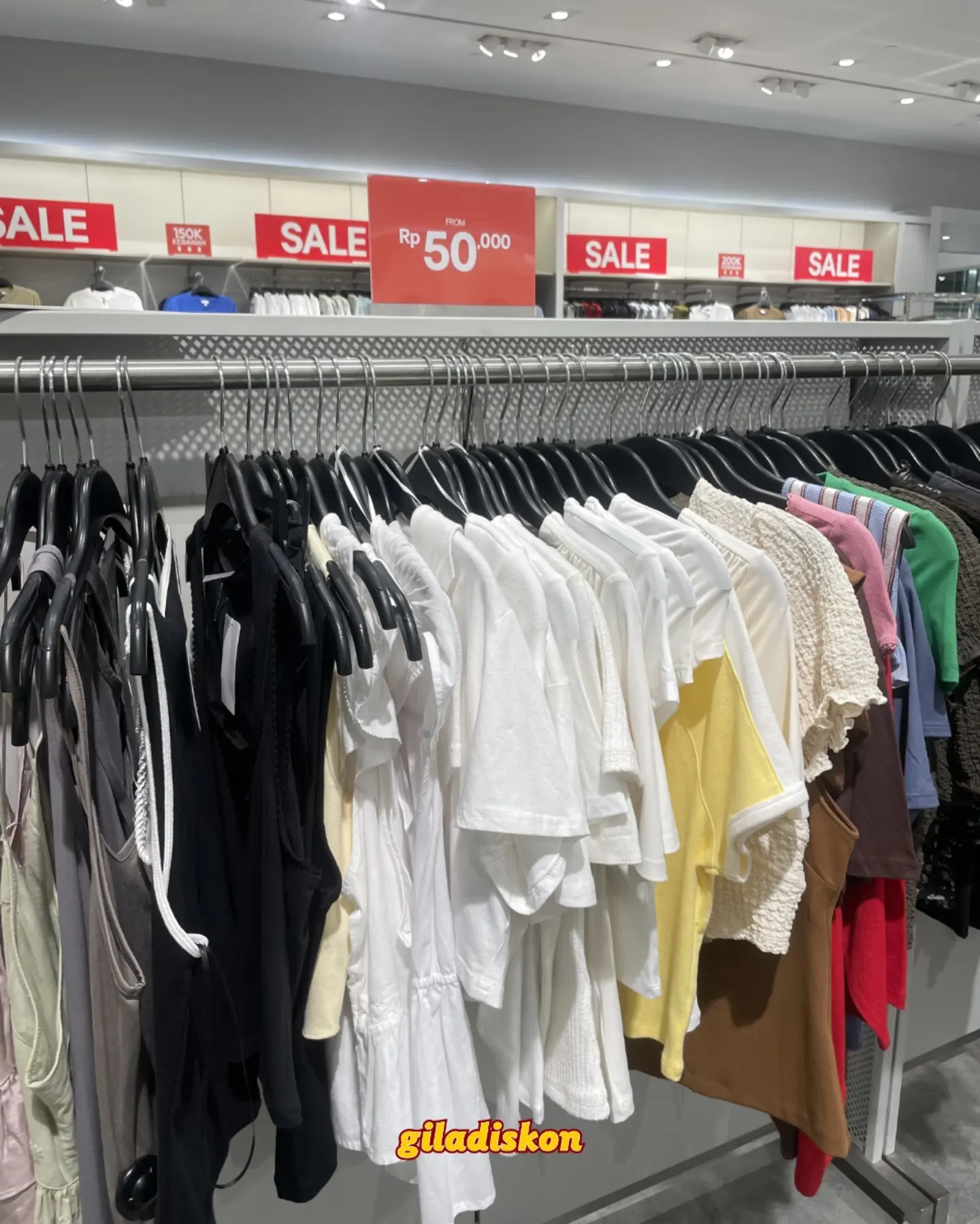 H&M Sale Ugal-ugalan Mulai 50 Ribuan - Image 2