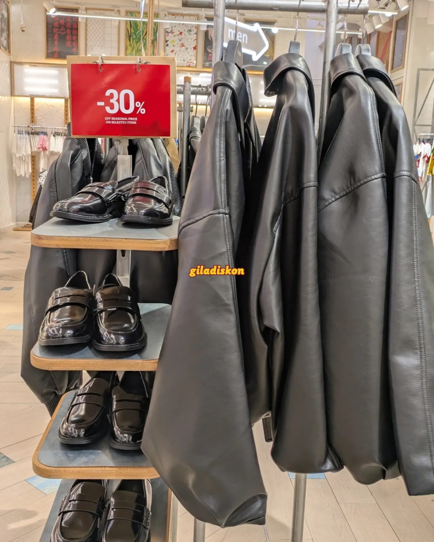 Diskon hingga 50% Produk Pilihan Pull & Bear - Image 9