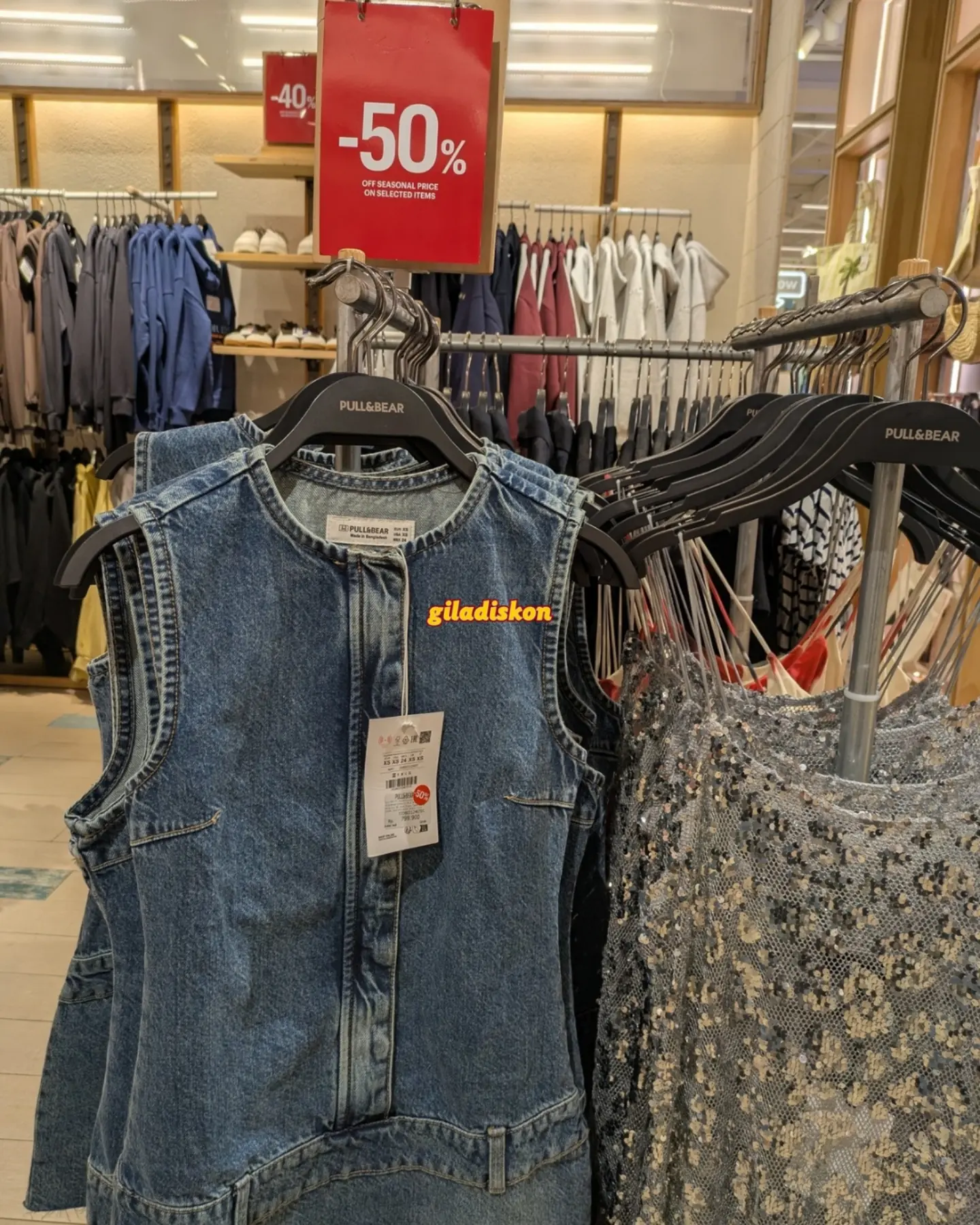 Diskon hingga 50% Produk Pilihan Pull & Bear - Image 4