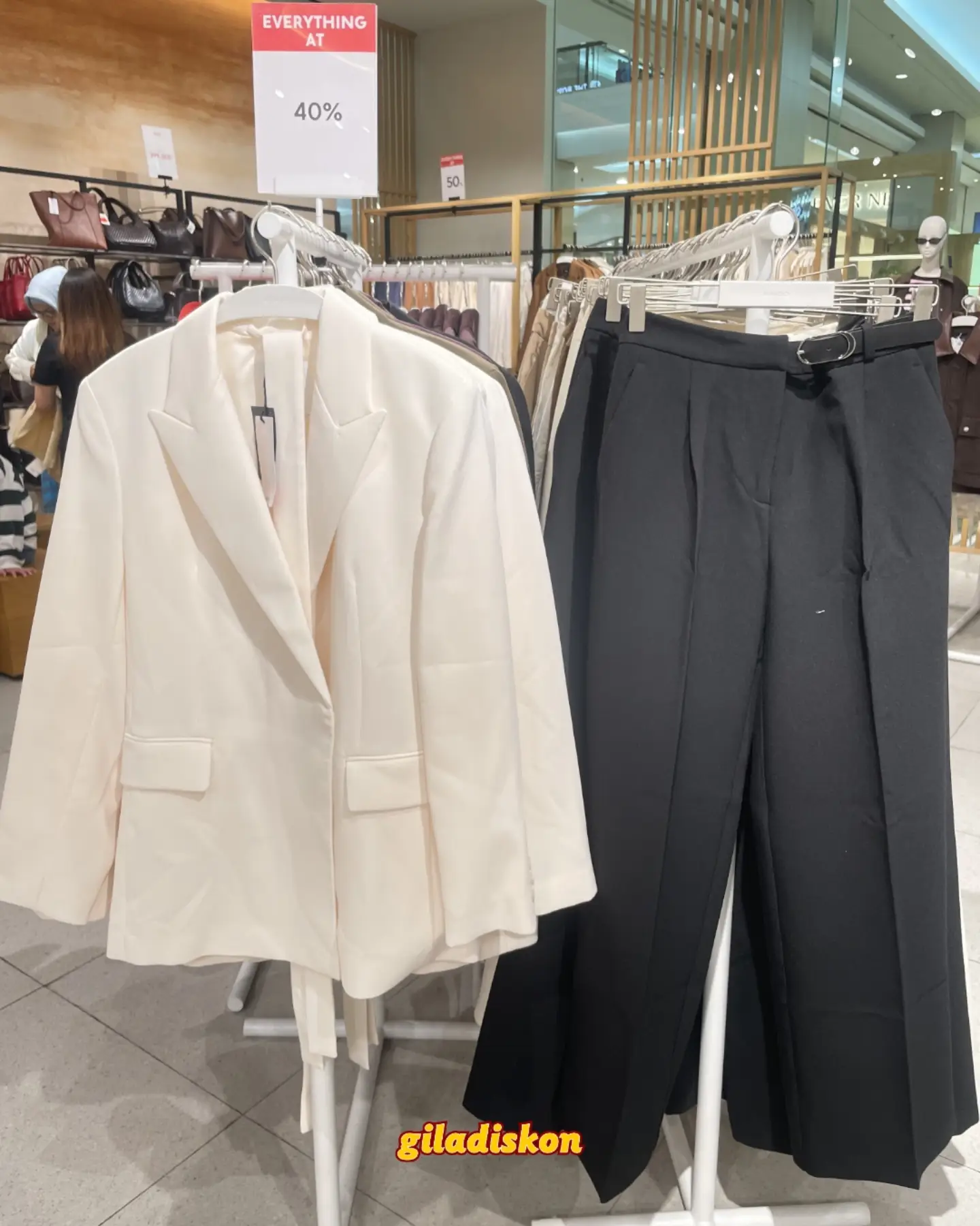 Diskon Mango hingga 70% di Semua Store - Image 6