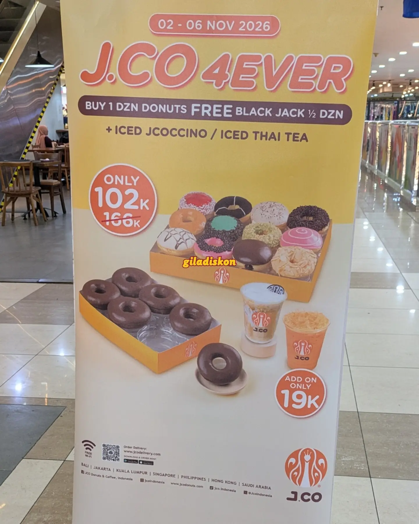 Promo JCO 4EVER: 1 Lusin Donat + Black Jack + Minuman 100 Ribuan - Image 2